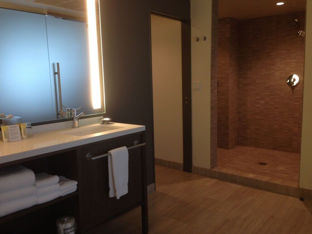 Eastlund - Western Premier Collection Hotel